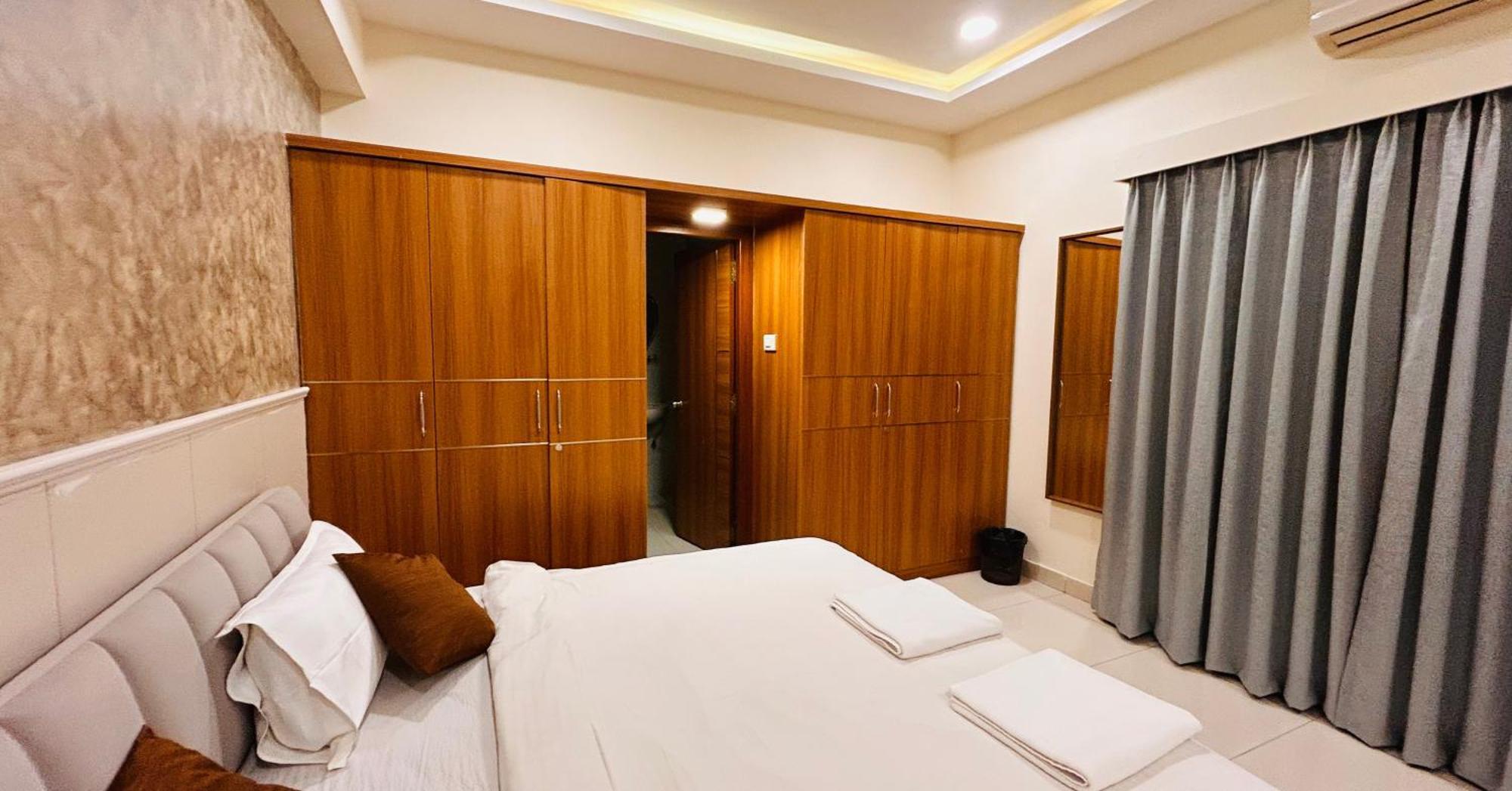 Dcasa Apartment Hotel Haydarabad Dış mekan fotoğraf